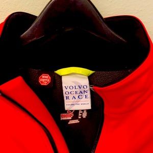 Super sailing/outdoor performance jacket.  Wind/spray barrier.  Top quality.